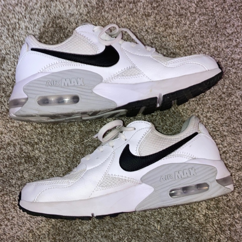 Nike air maxes